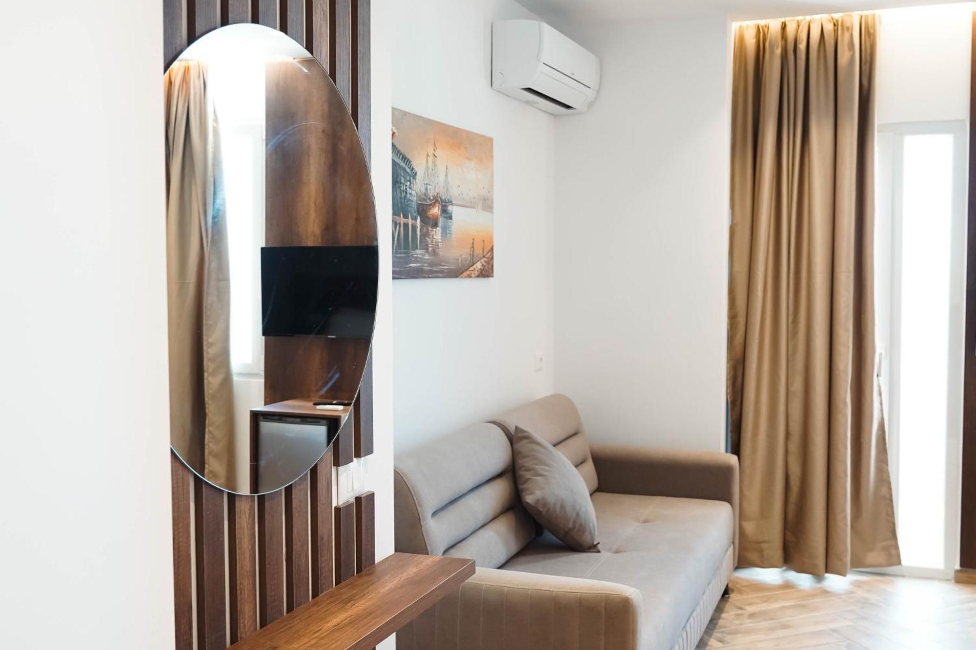 Marina Rooms Дуррес Экстерьер фото