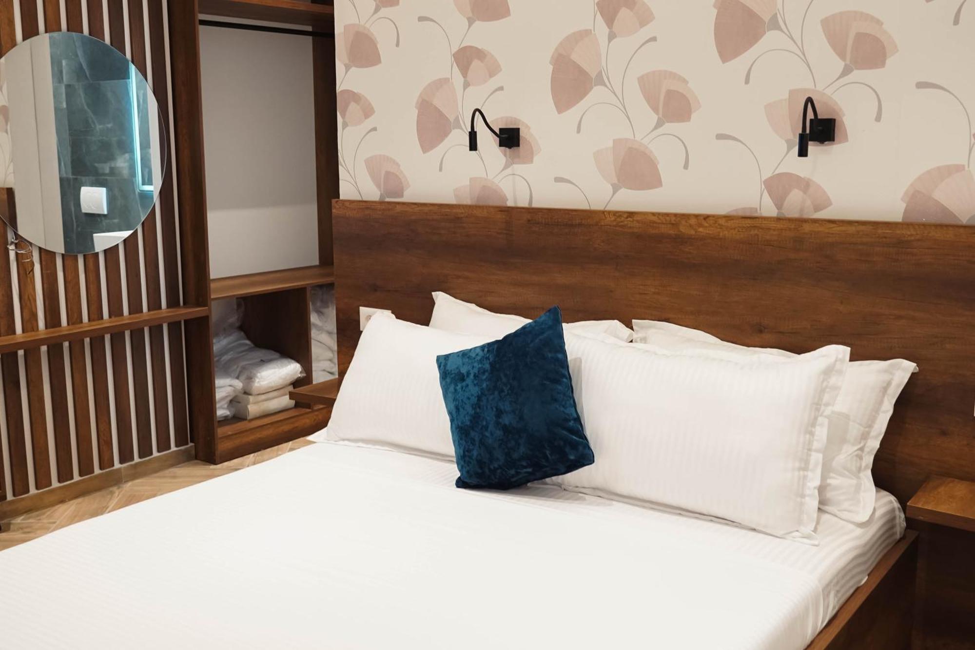 Marina Rooms Дуррес Экстерьер фото